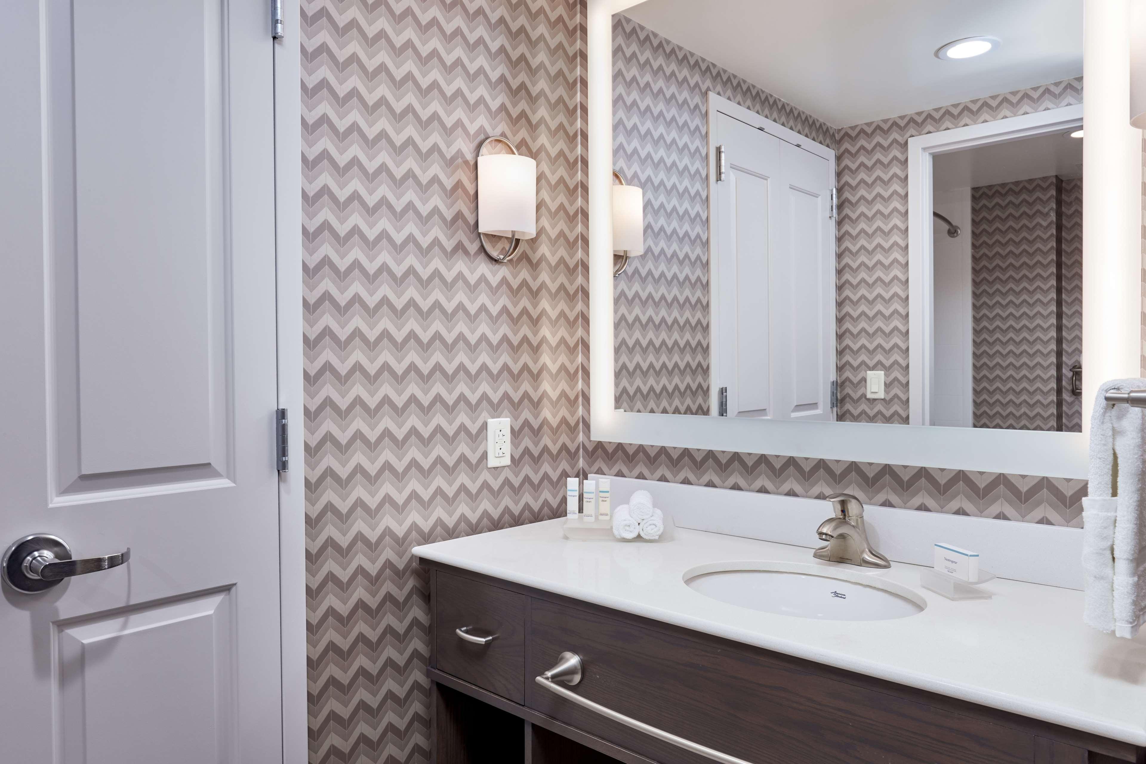 Homewood Suites By Hilton Teaneck Glenpointe Екстериор снимка